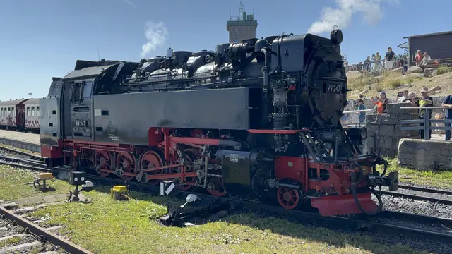 99 247 op de top van de Brocken