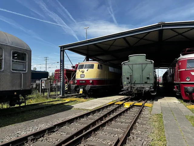 103 001 onder de overkapping