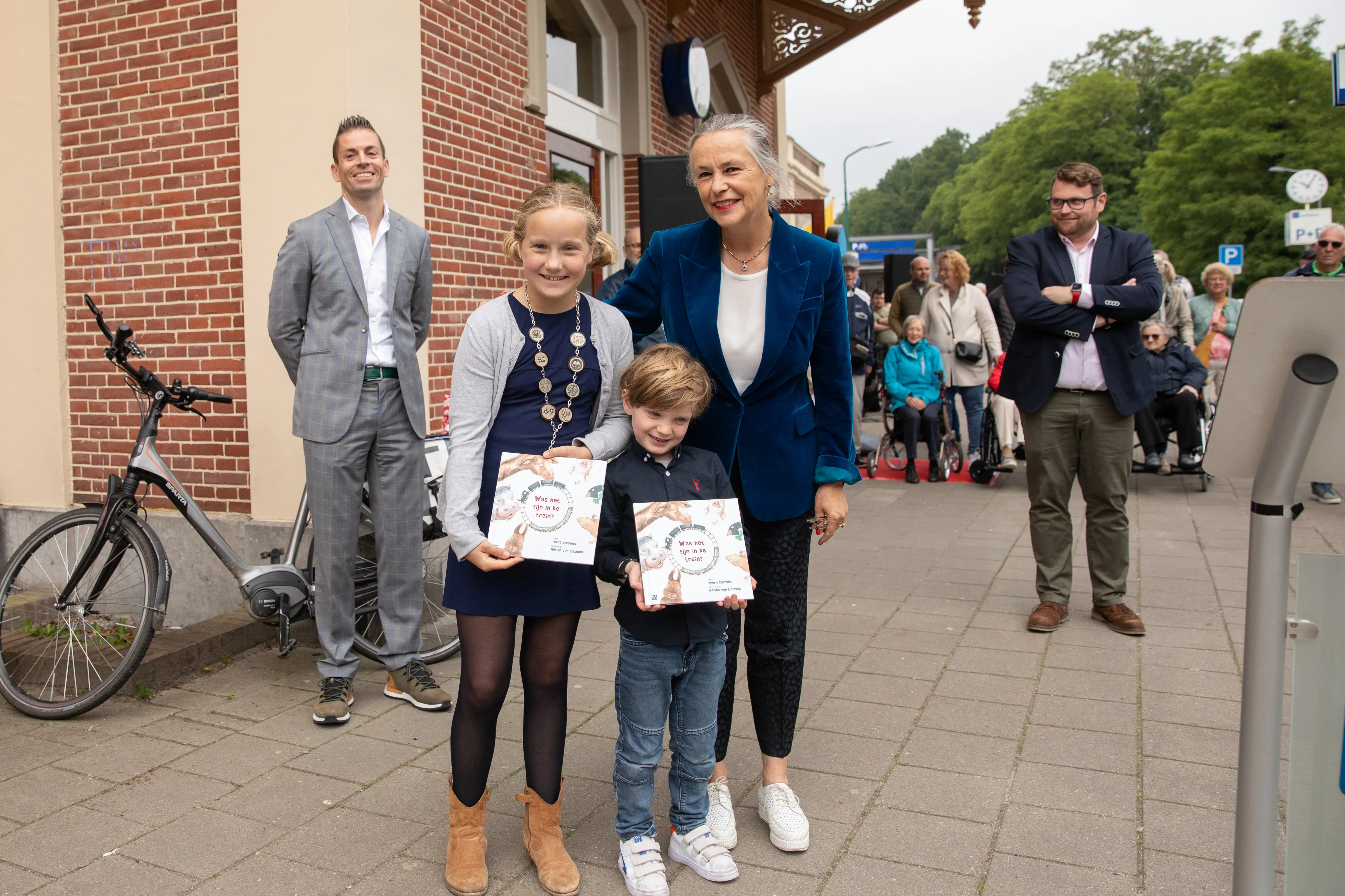 Tijmen op station Baarn tijdens de viering van 150 jaar Oosterspoorweg, 8 juni 2024